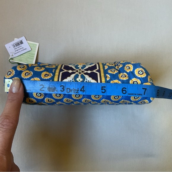 VERA BRADLEY Medium Cosmetic in Retired Pattern RIVIERA BLUE NWT - Picture 8 of 9